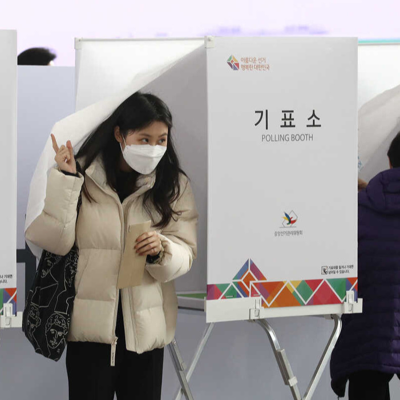 Өмнөд Солонгосын сөрөг хүчний гол нам парламентад олонх боллоо